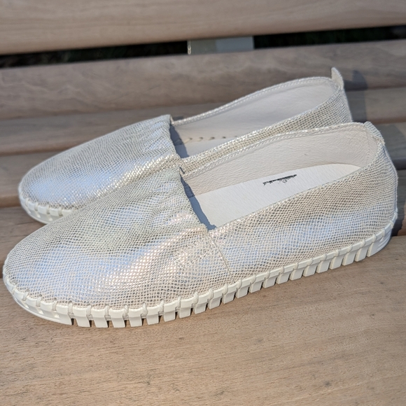 Eric Michael Yvette Leisure Flats in Silver sz 8 - Picture 11 of 11